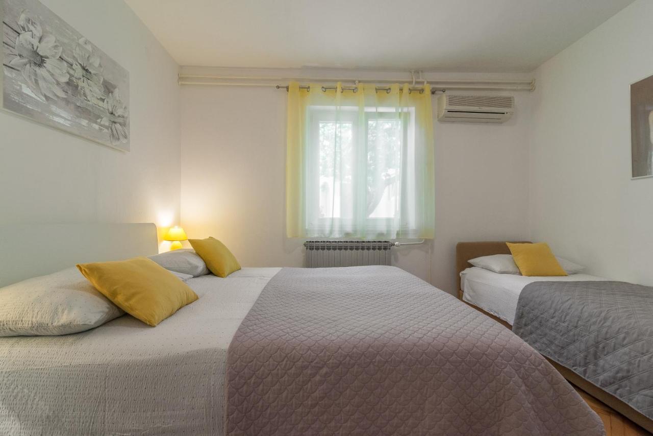 Apartments Tolic Biograd Na Moru Exteriör bild