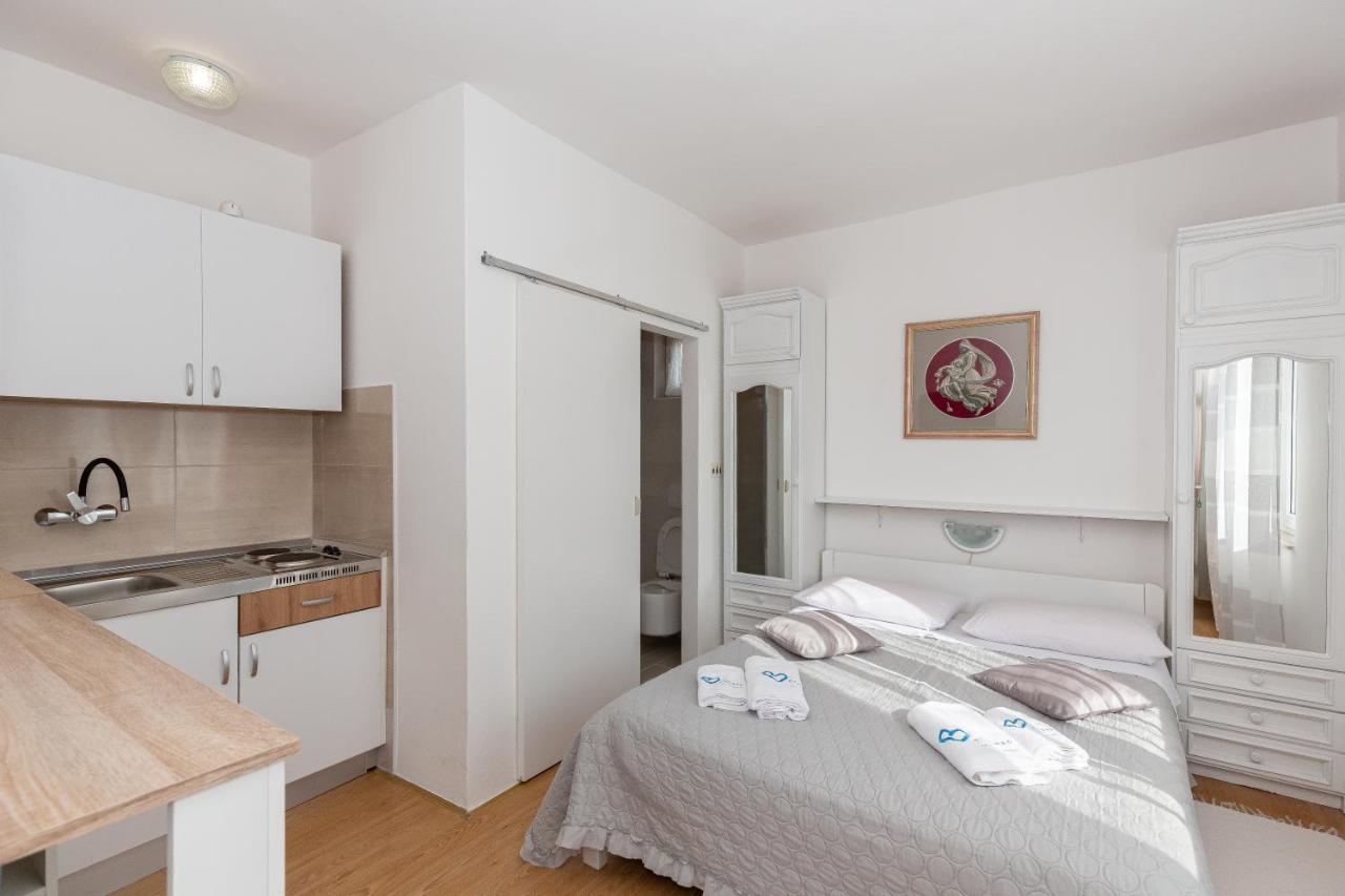 Apartments Tolic Biograd Na Moru Exteriör bild